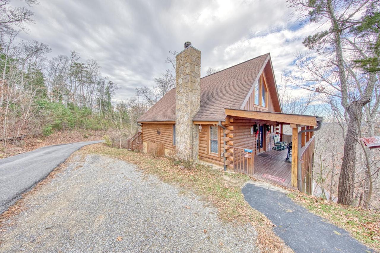Serenity, A Rustic Log Cabin Retreat Sevierville Exterior foto