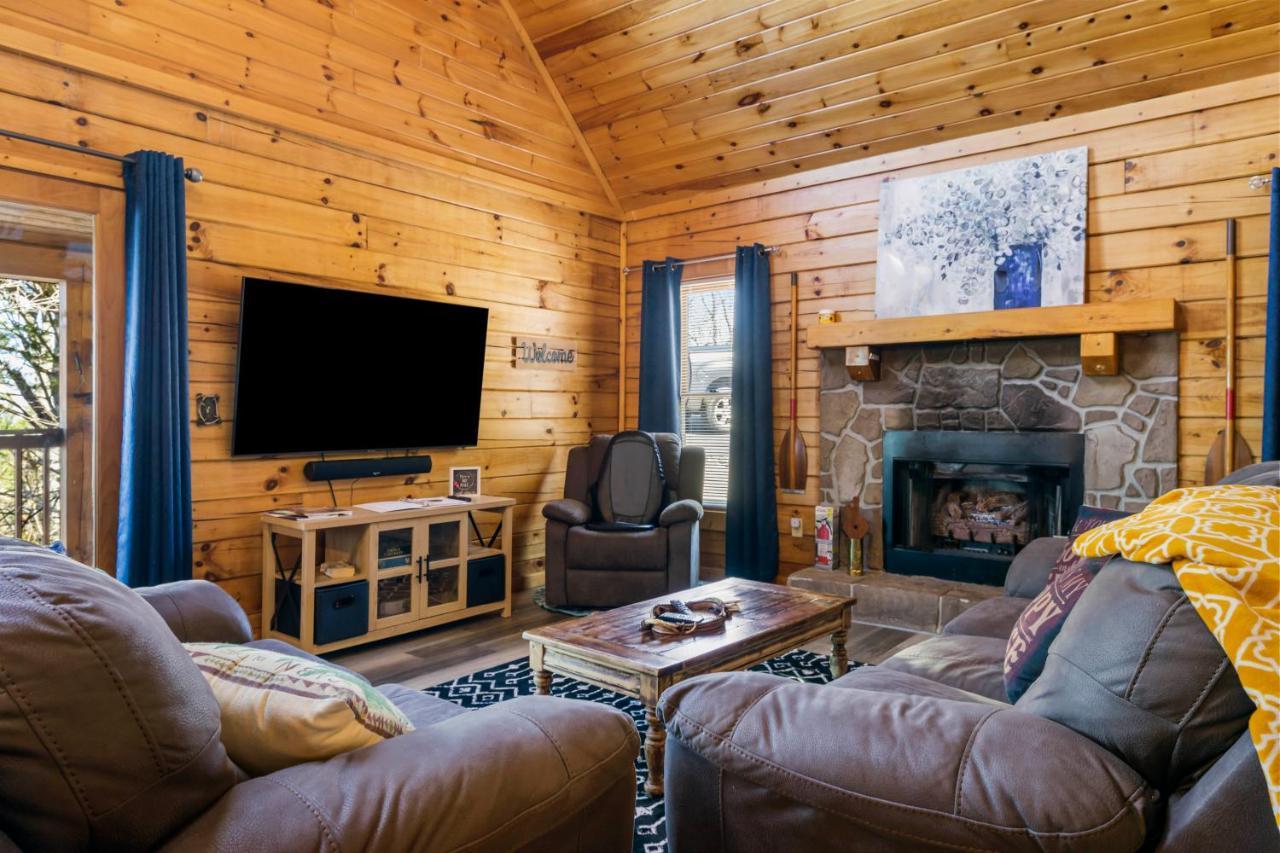 Serenity, A Rustic Log Cabin Retreat Sevierville Exterior foto