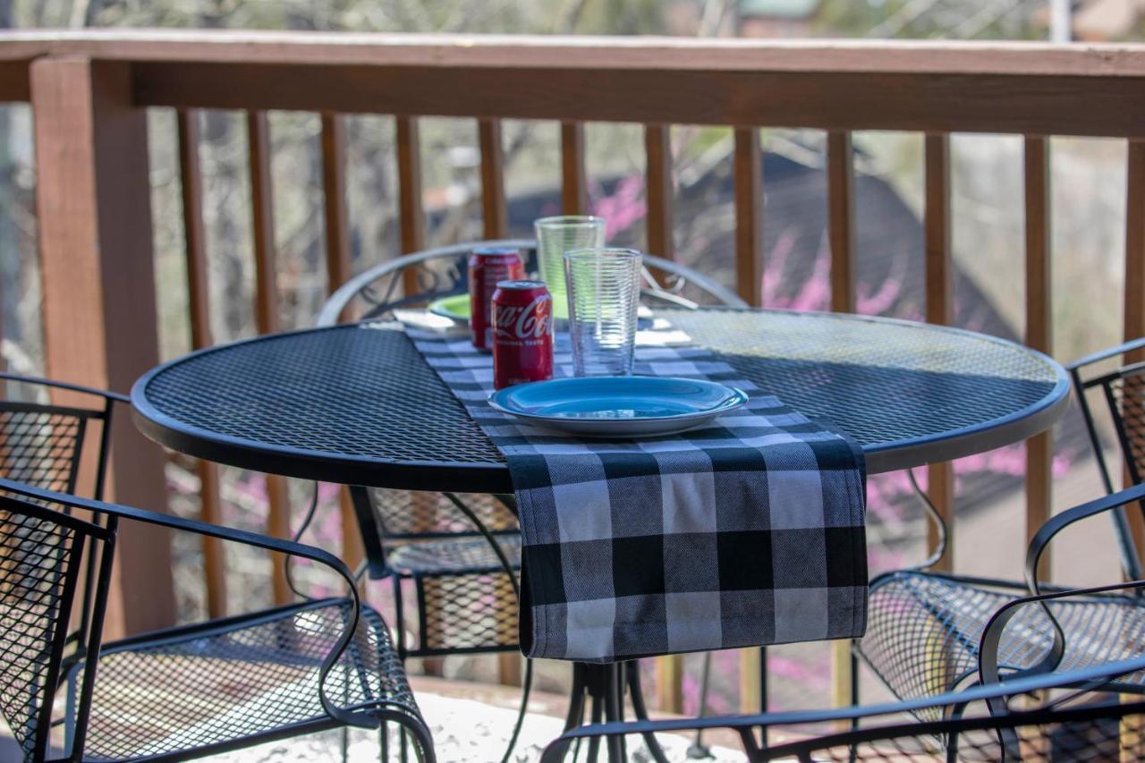 Serenity, A Rustic Log Cabin Retreat Sevierville Exterior foto